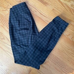 Lululemon Women’s dress pant/legging size 2